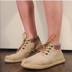 TOMS Lace Up Moccasin